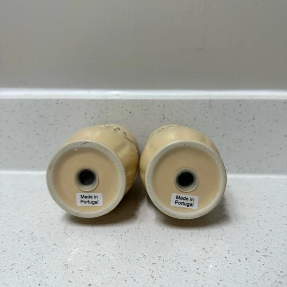 Skyrim Design Isabella Salt and Pepper Set - Picture 2 of 3